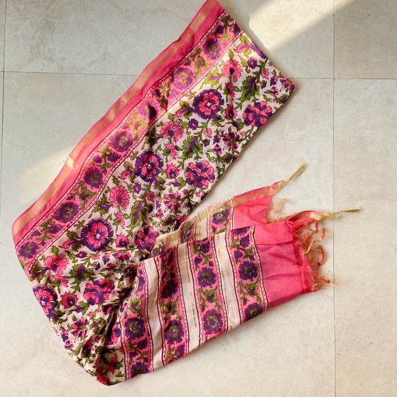 Silk Set - Kurta, Churidar, Dupatta - Picture 13 of 15